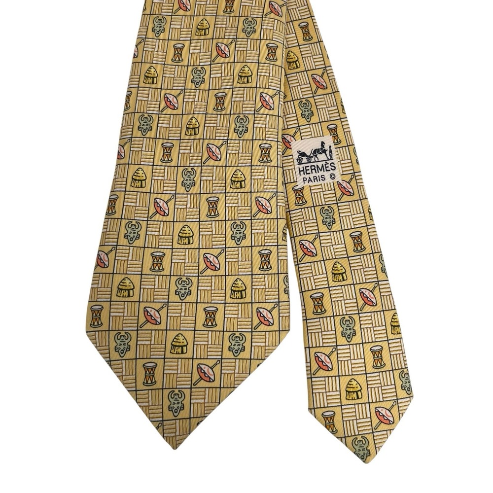Hermes Mens Tie African Tribal Bongo Drums Masks Yellow Silk 7618 TA 3.25" 57.5" - Picture 2 of 9